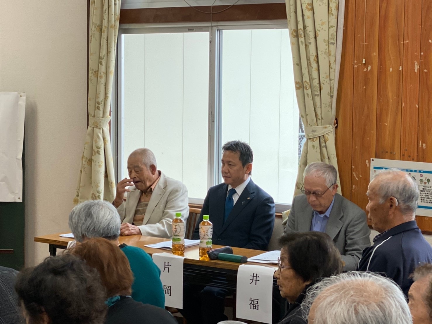 EC46D8A6-E5E1-4E89-8EF2-F80CB211FDEE