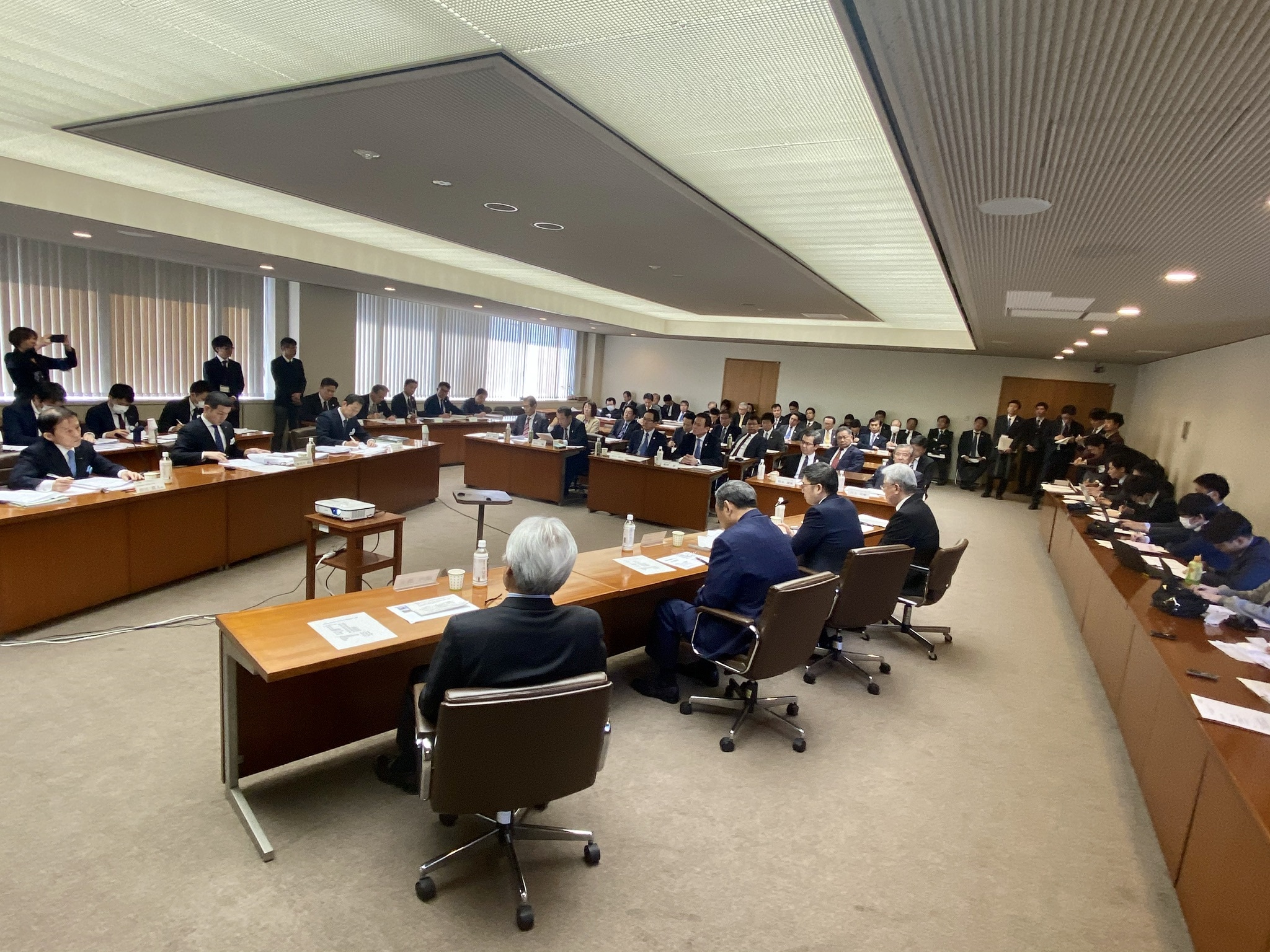 6AC5BD2D-2D3F-4479-8E24-C81ABE47E3DC