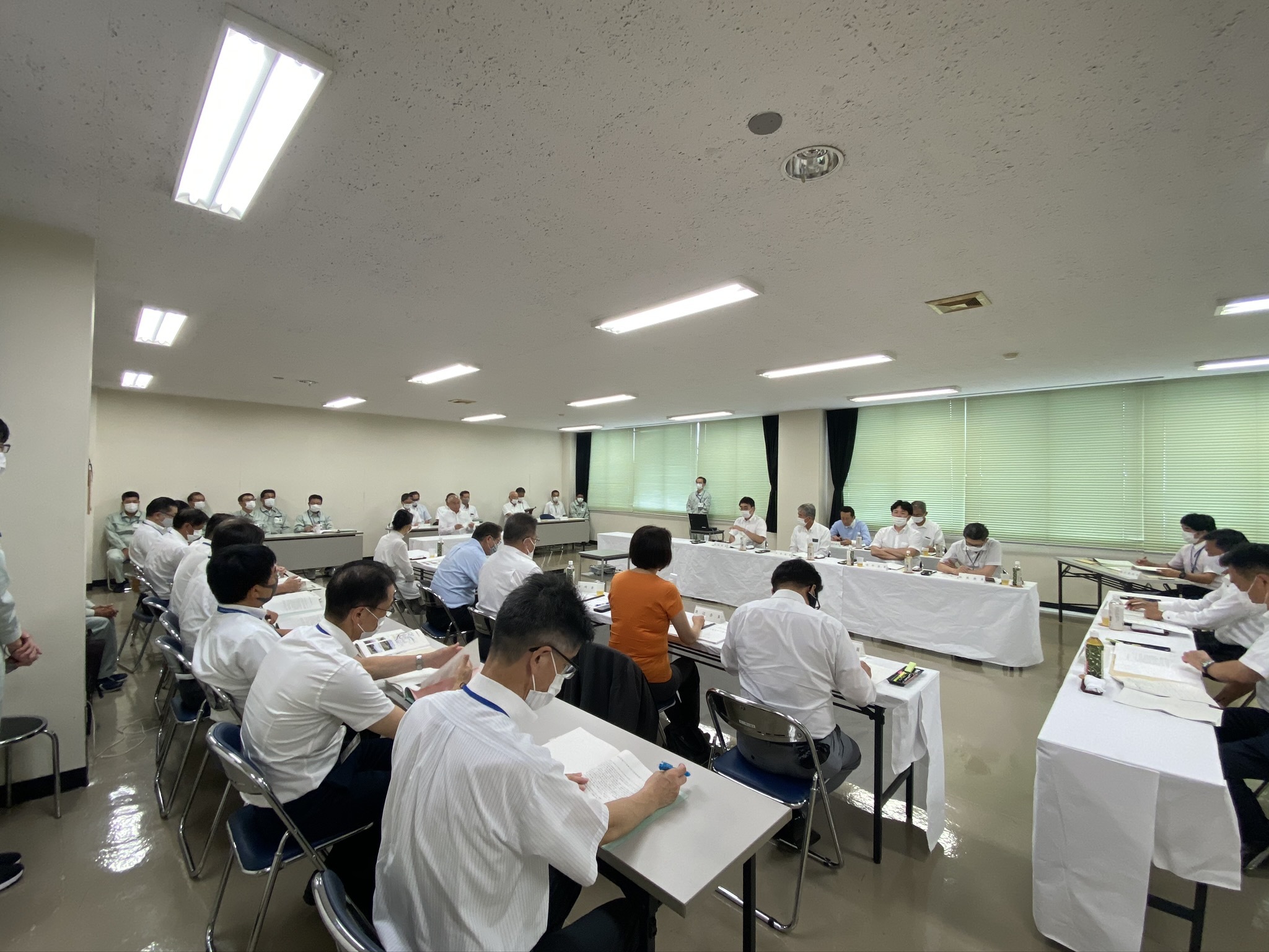 EB8173E3-1019-4B48-9DAD-697D8654F813