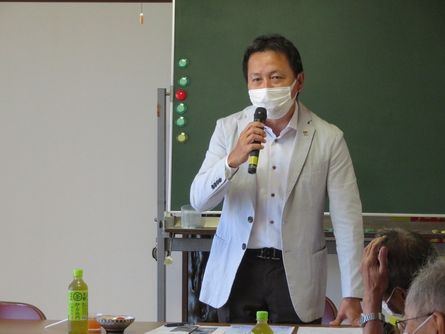 3AF65A93-BA8C-46A2-96A6-1D68D507A328