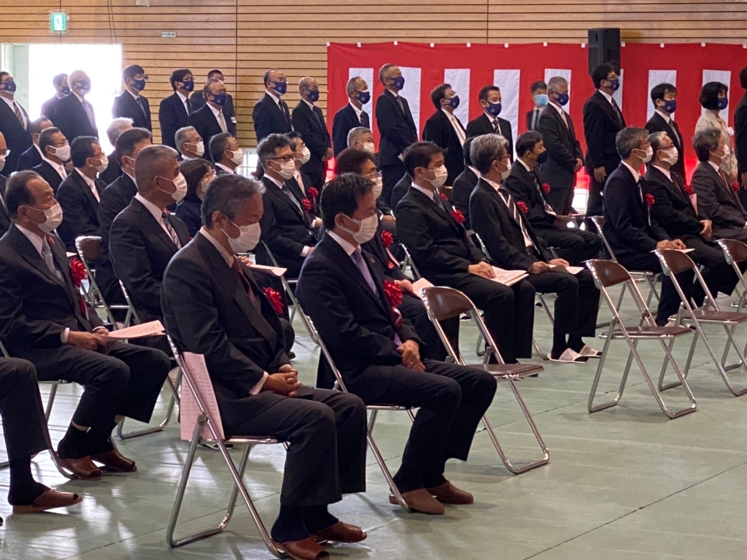 E8FDFB3B-5079-4E39-BA1A-76D3044AE87F