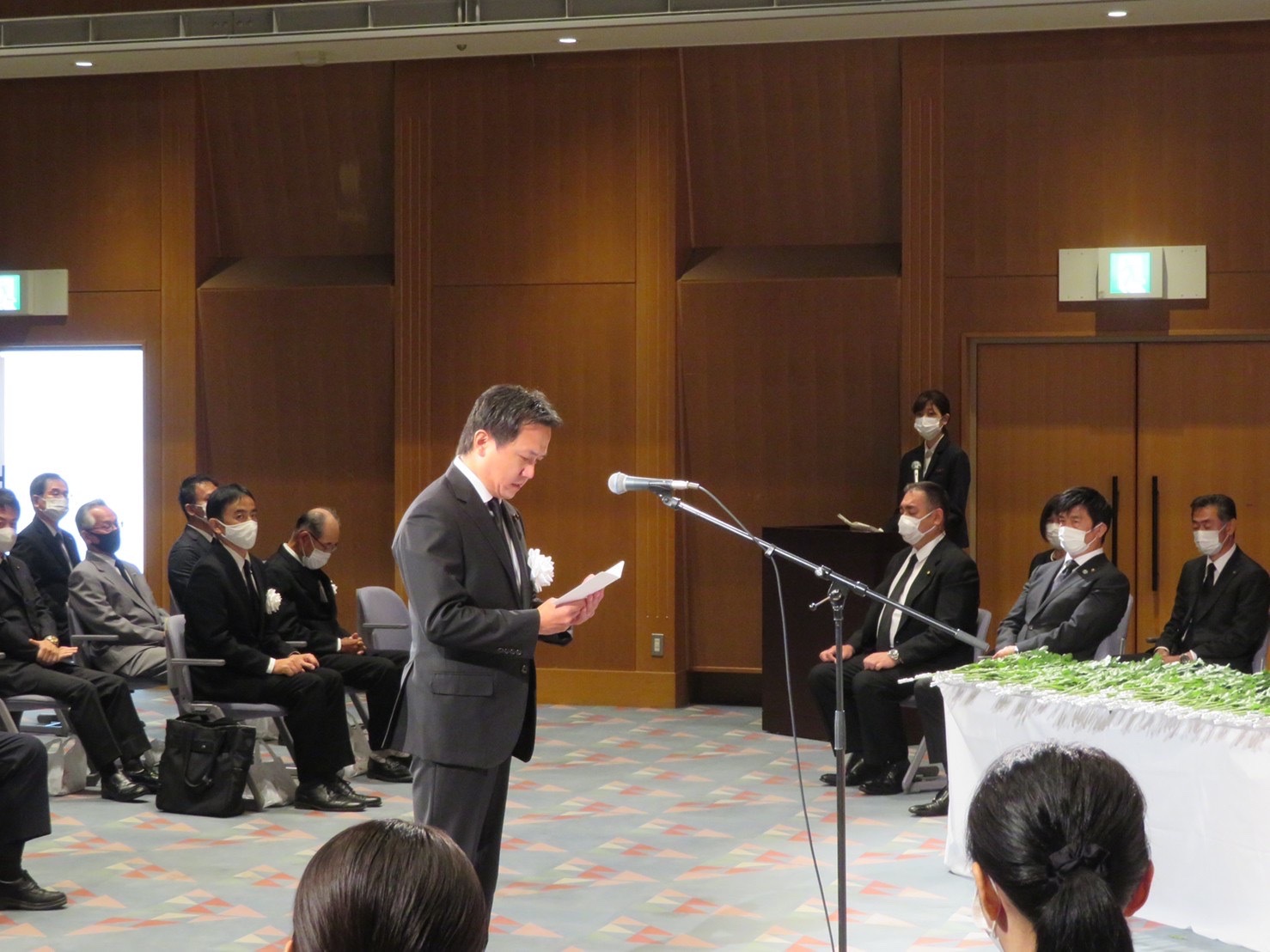 C6521652-3E8F-4BE4-BAEC-248772AECACD