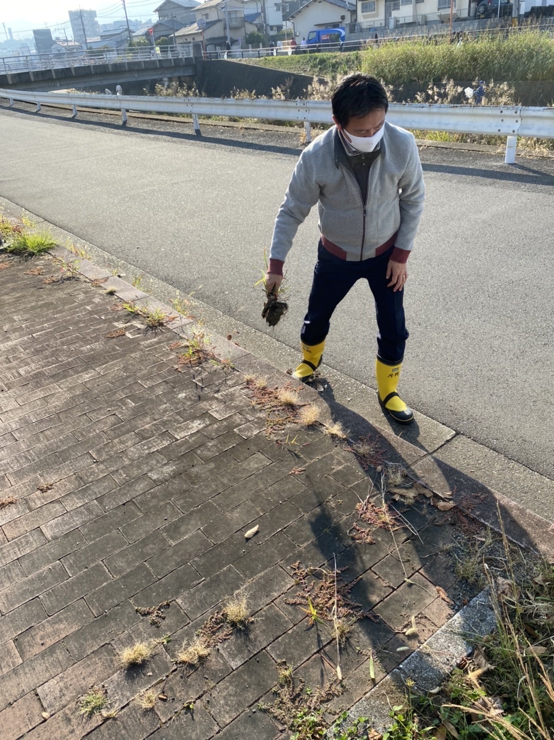 600660F4-8C57-4A12-BE6A-C0BFF6E99AFD