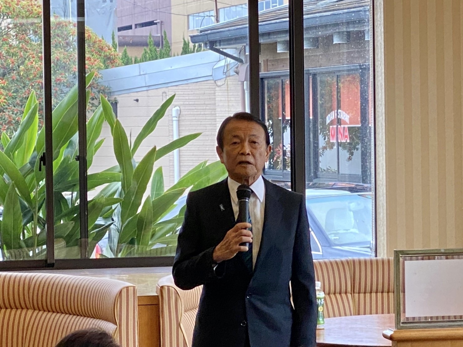 90EDE42A-8A92-4228-8CF2-F4BB023F9FC7