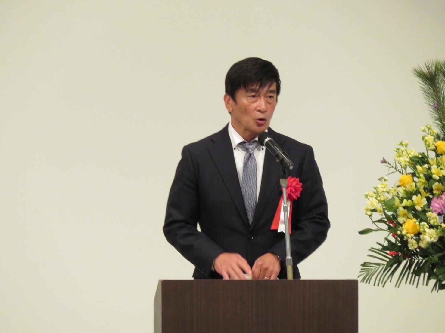 F95000C6-5C0E-4B5B-8D3D-732D671BC09F