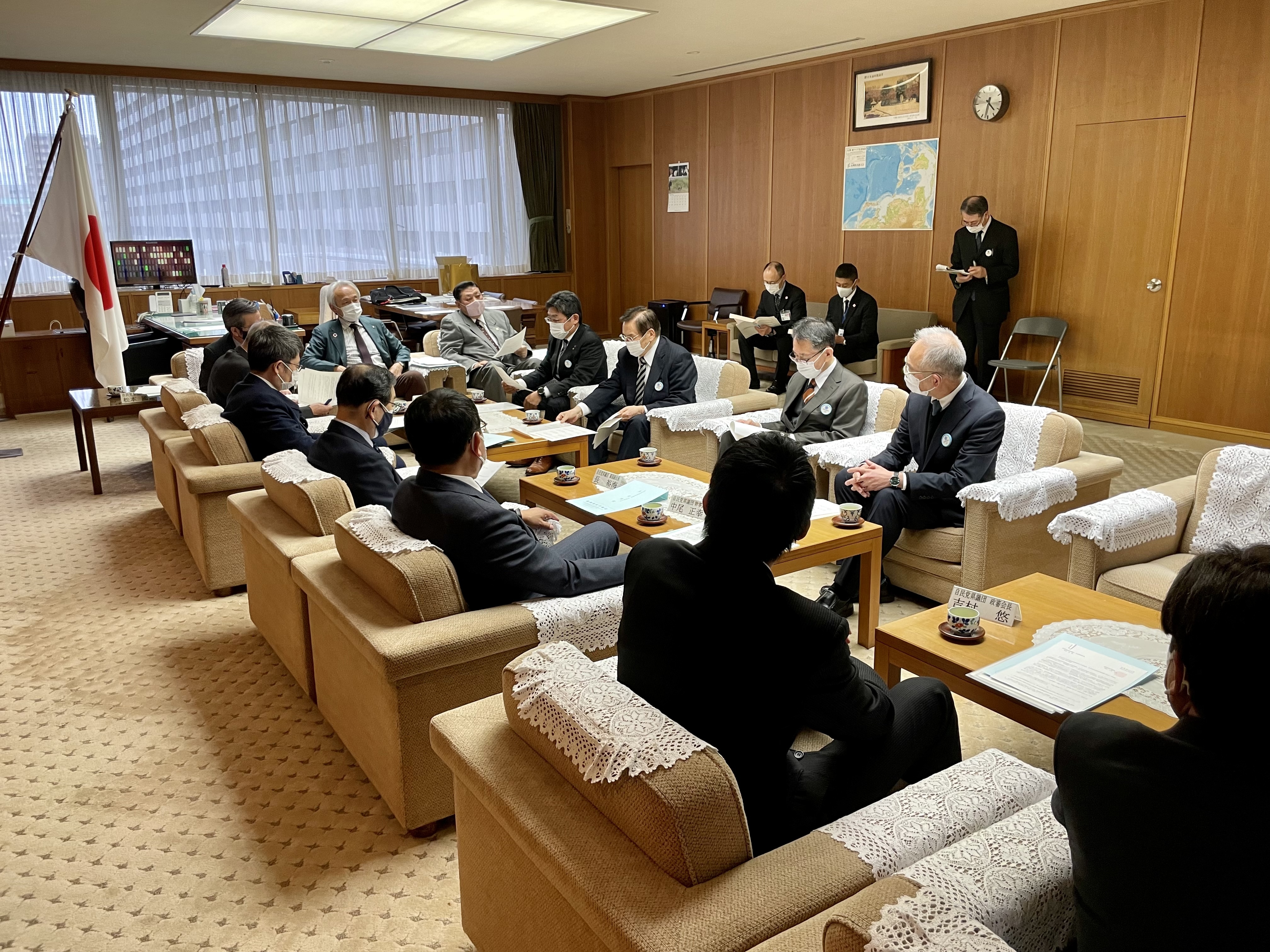 8A6AD76A-7E68-4F47-A650-CA474594BE4F