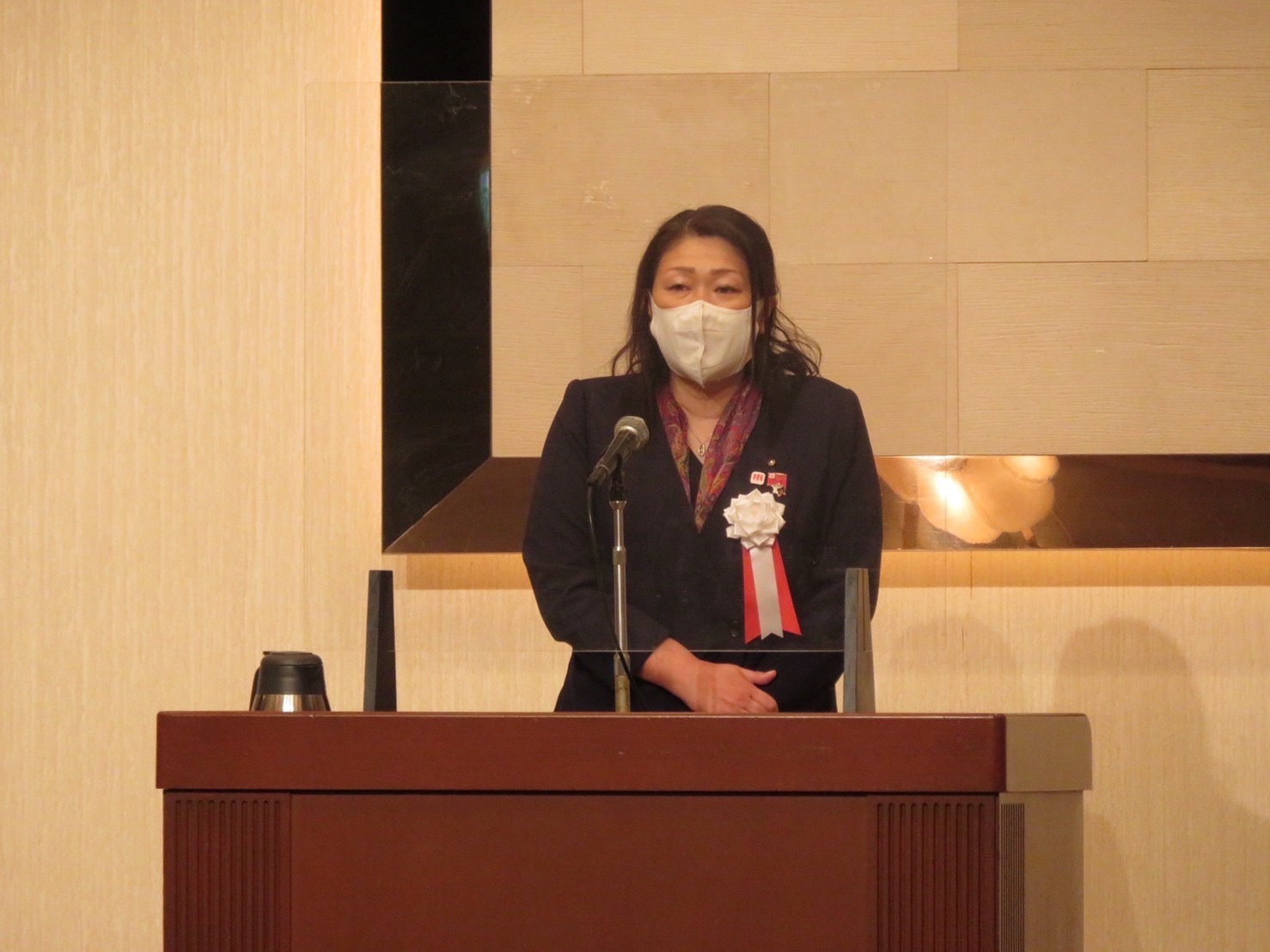 C5161F19-DC4D-4083-A729-5D64256C3C41