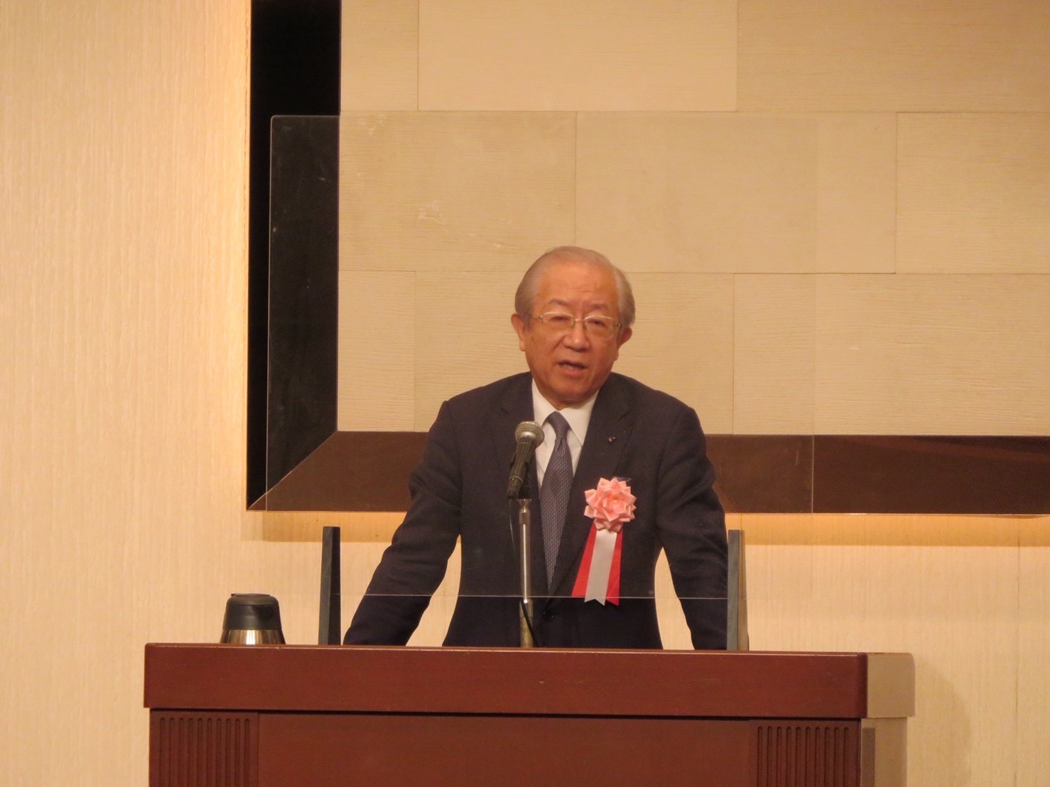 88151613-5DF3-4908-A5BB-9C9DDA7380B0