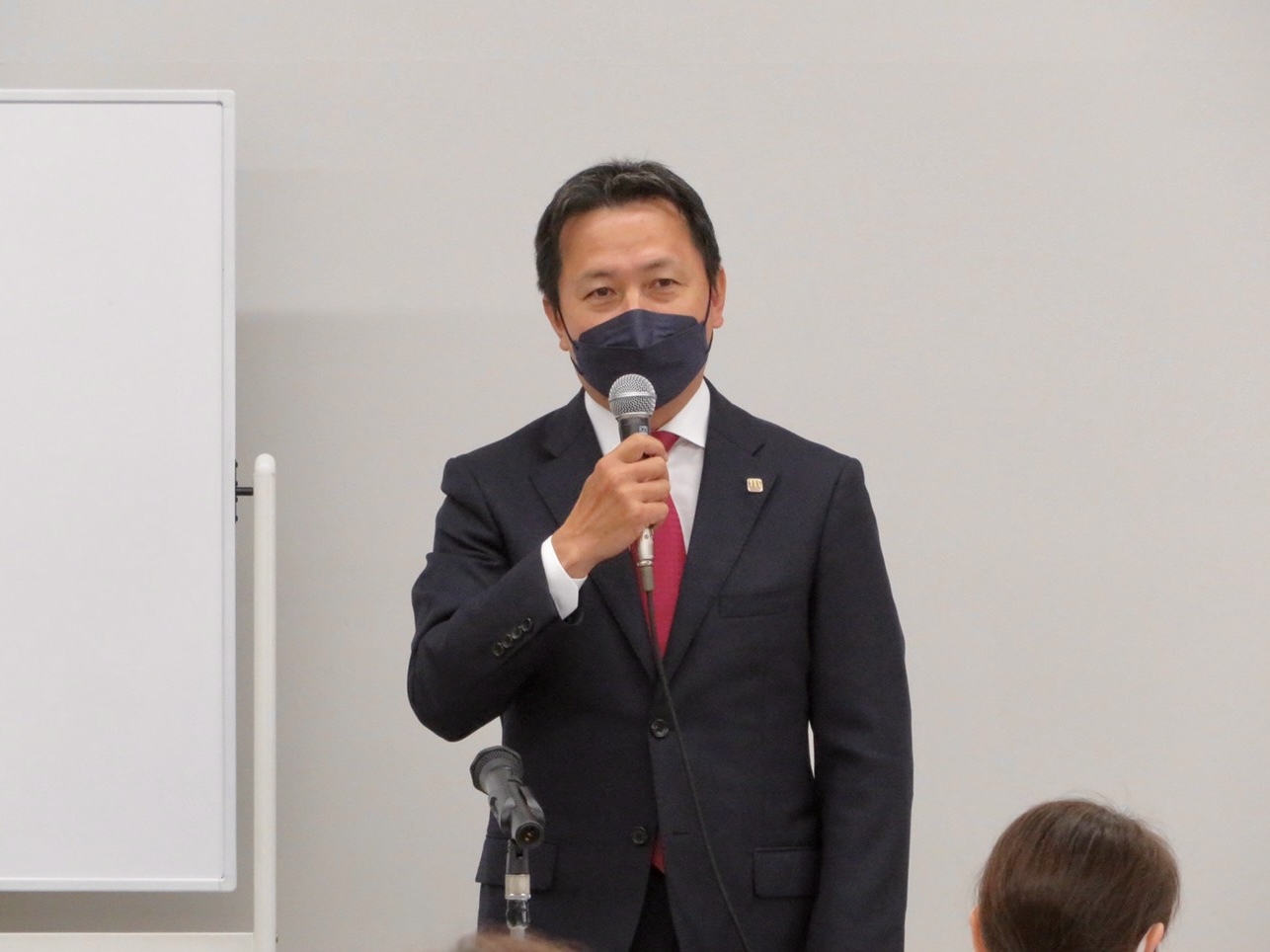 06E466F4-C9C5-4C0A-AEBD-AFCAD194391A