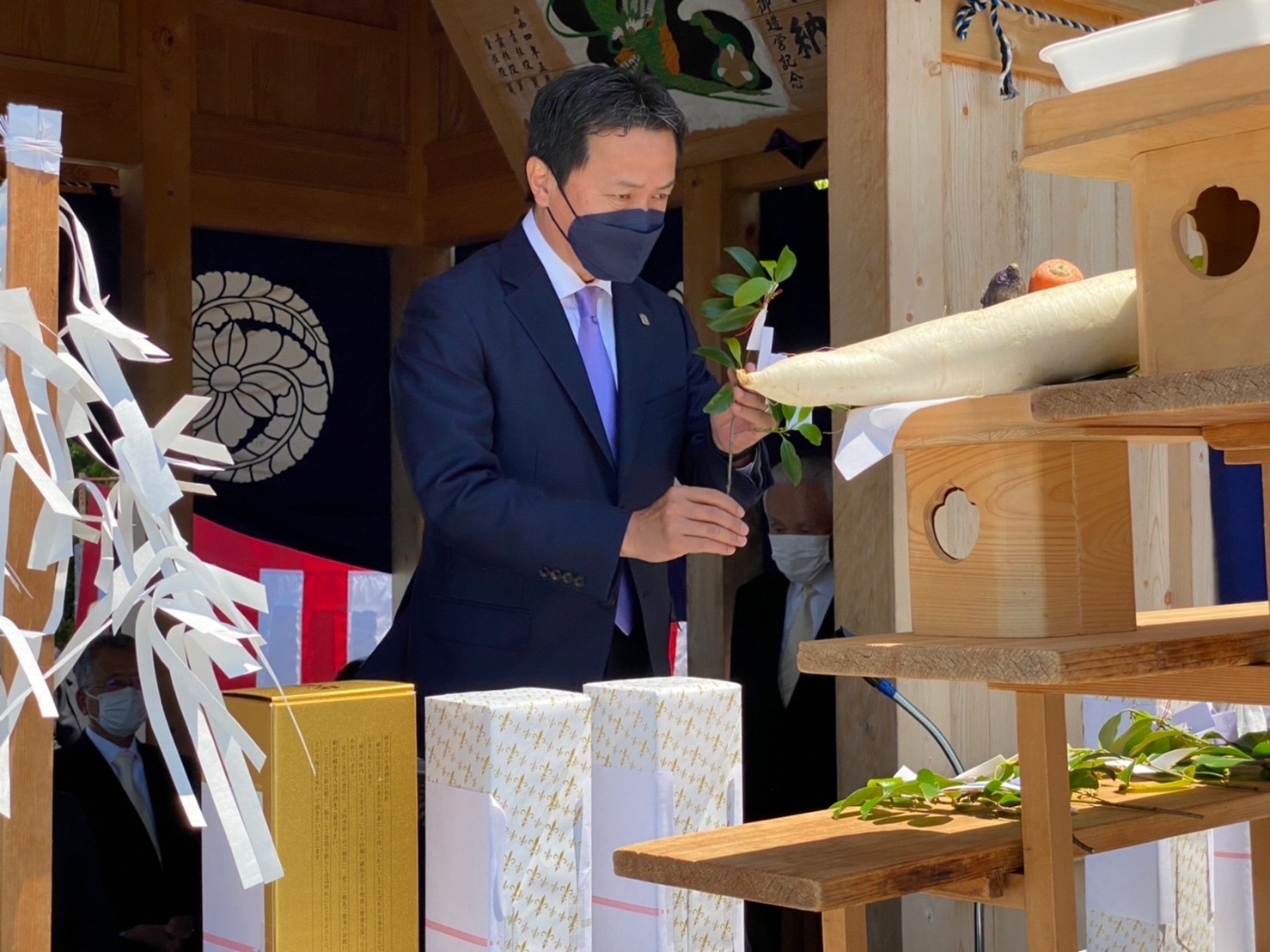 8B15A853-3B5C-4C01-9546-1623158F26DA