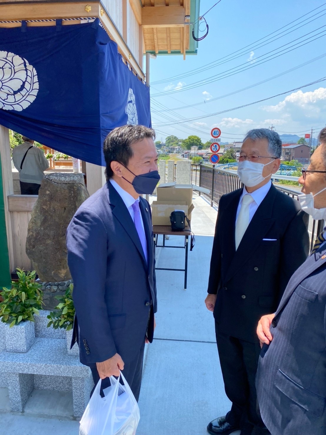 962AD7C2-904A-48B4-AF11-97DFC9FCC1AA