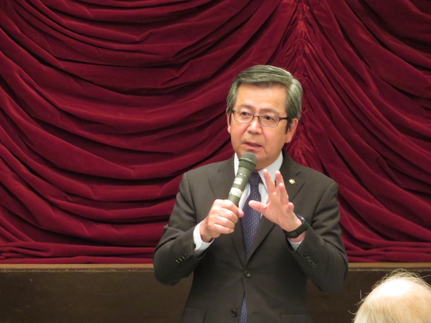 9A4F57B2-3A47-4C10-B45A-C39044761DB3