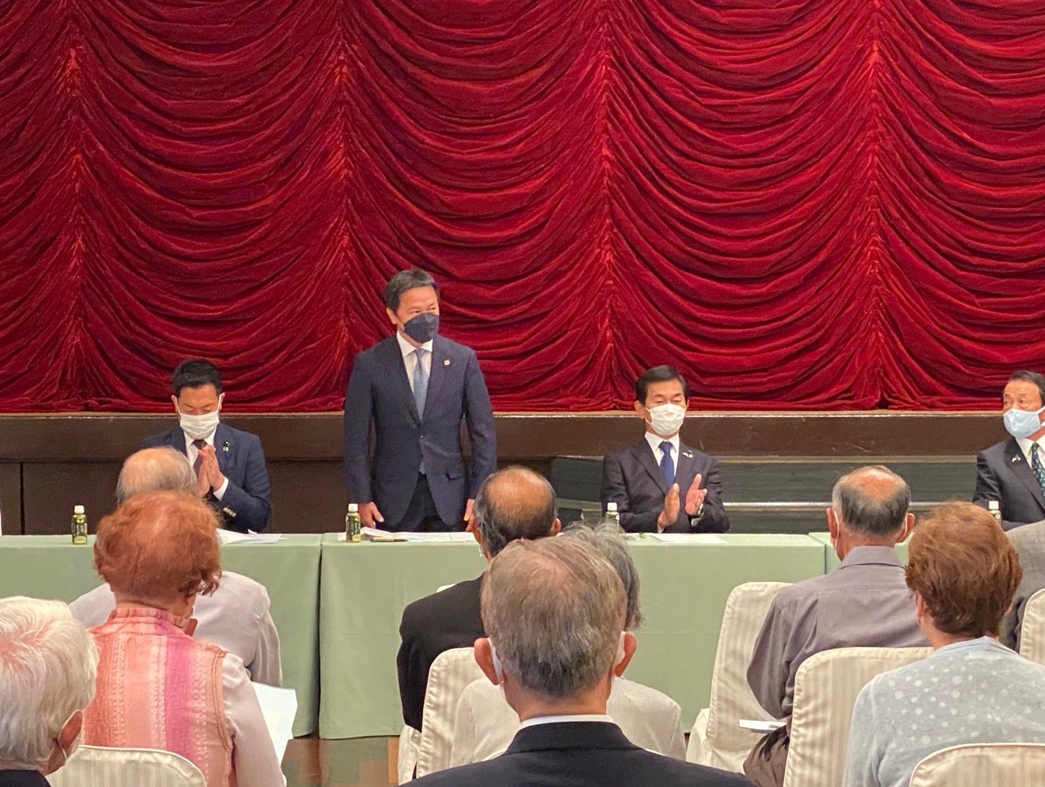 4C915A1A-4D7A-437C-9438-2E23A69909DF