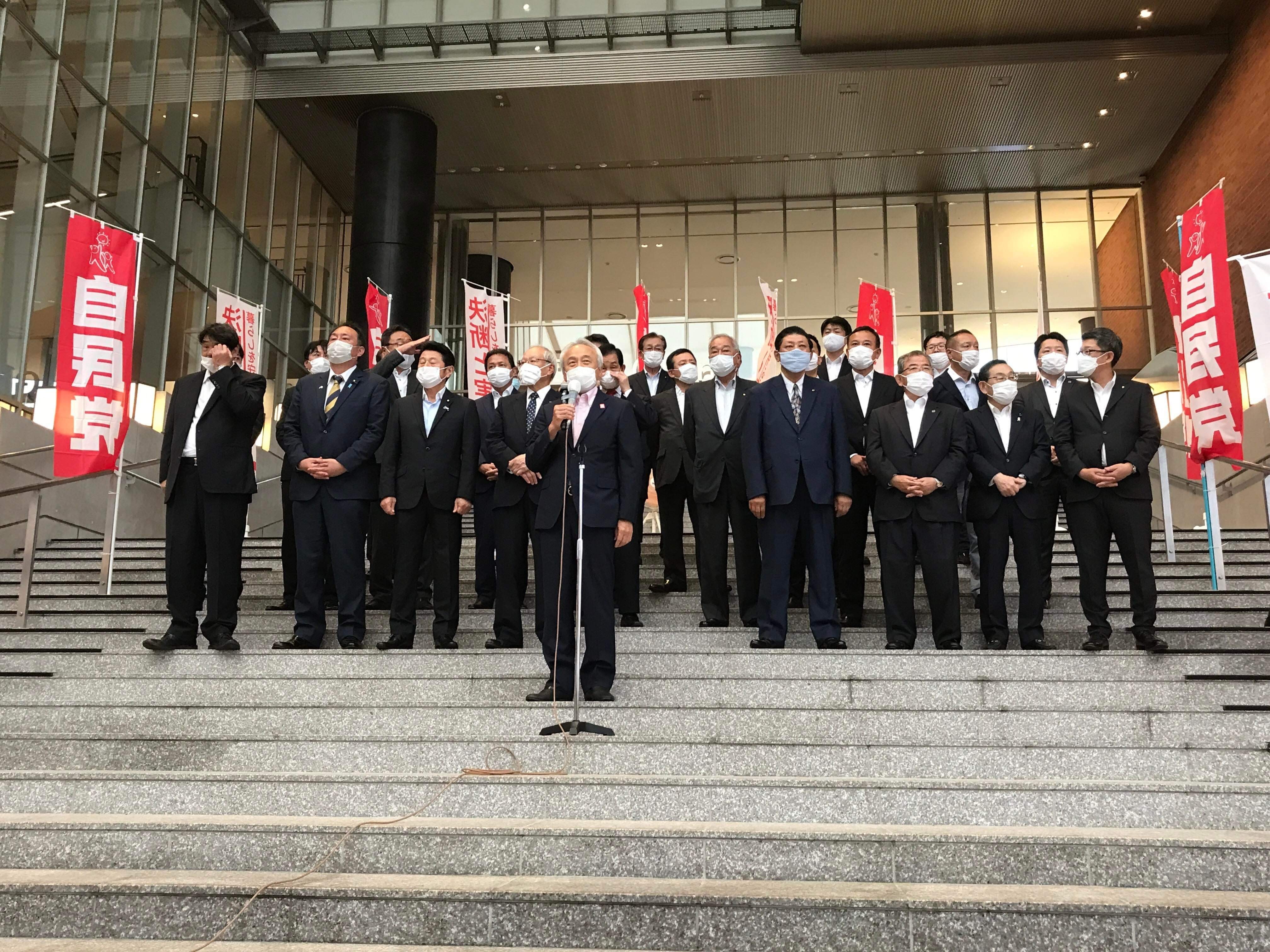 2E96188B-32AD-4F1D-99AB-4ECD9FA4CF8D