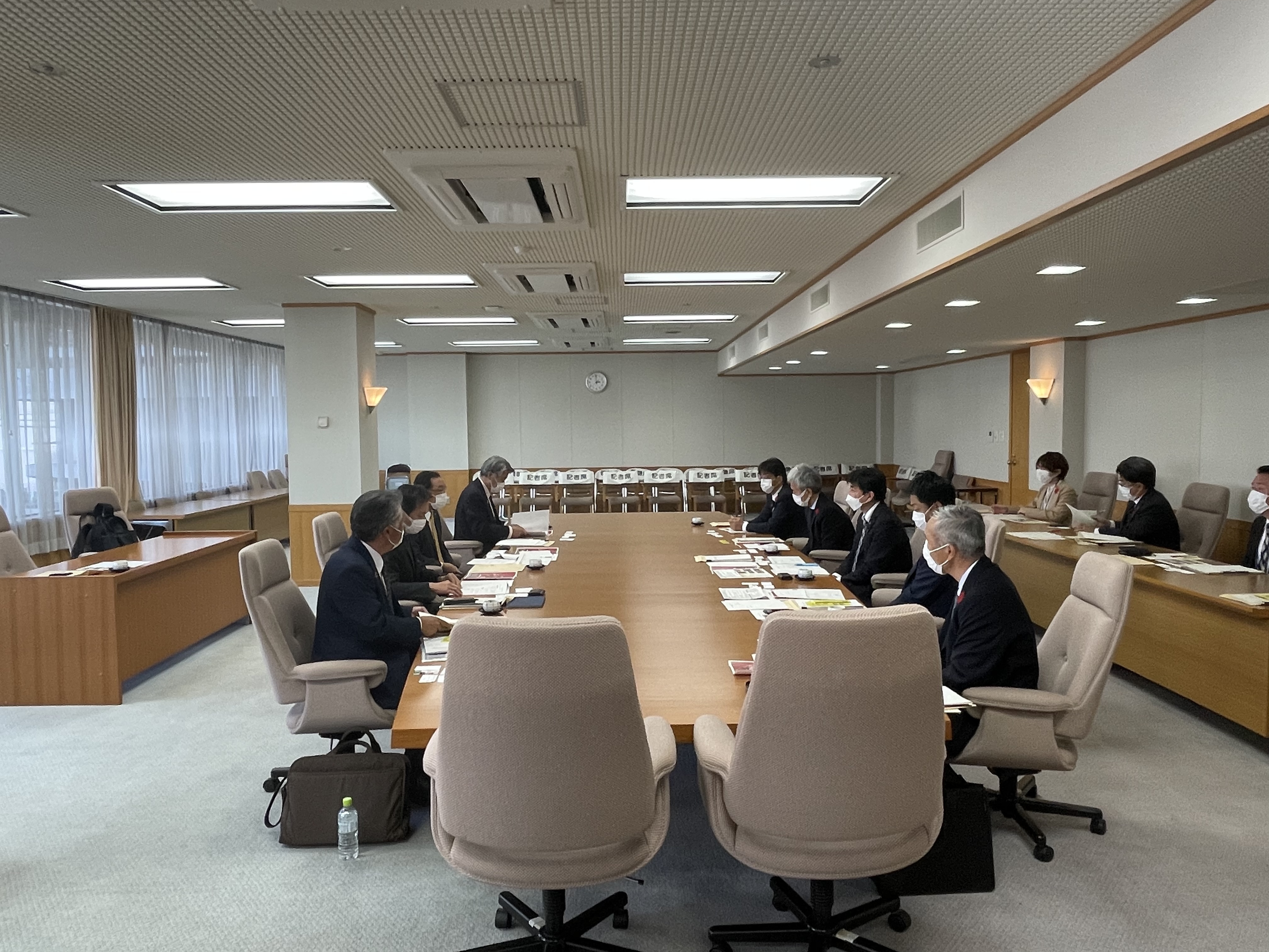 E7FFECD4-0A39-4E54-AC0E-789077F9F373