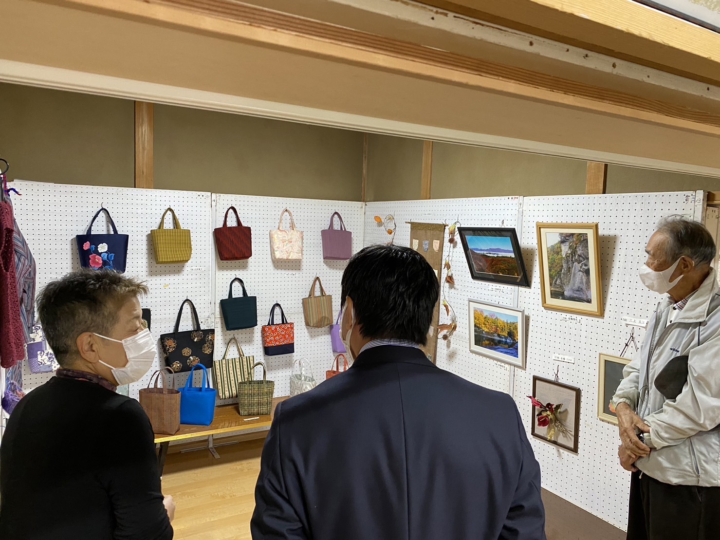 B2F4D2AC-C446-419A-8F1F-3DC94E00E34A