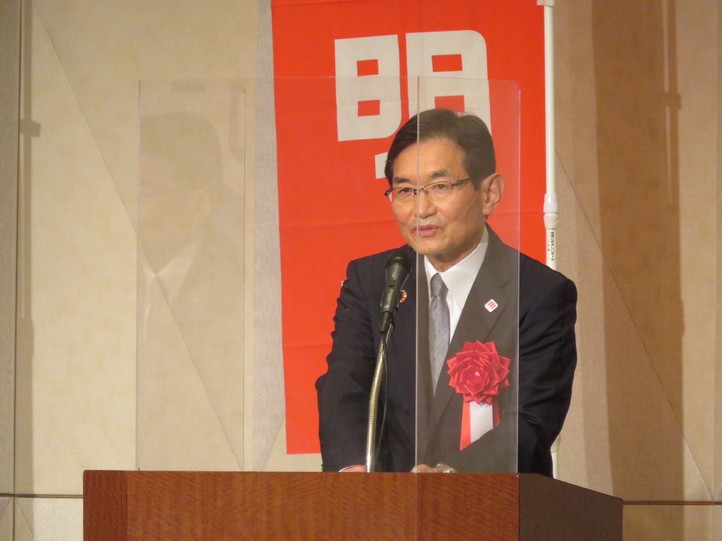 8ACCB78A-17ED-4546-A721-AB02650D4C17