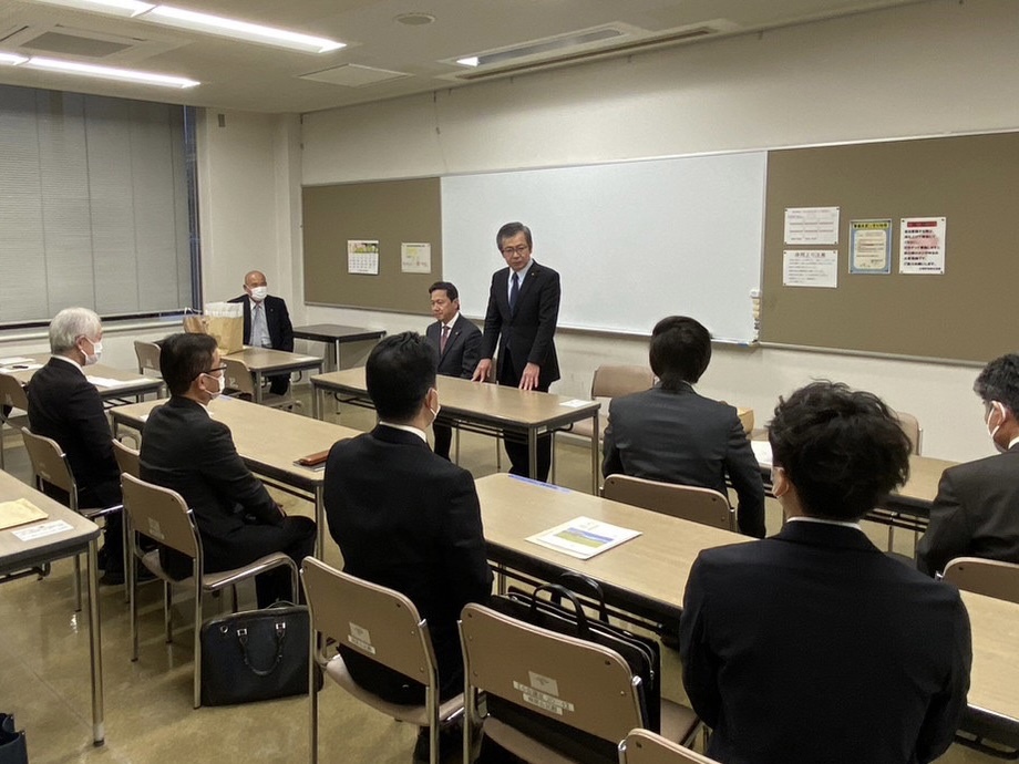 482A0AC9-96C3-45D0-8AE5-762C052D422F